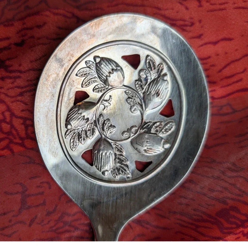 Vtg Leonard Silverplate Italy Pierced Serving Spoon Acorn Leaf Heart Handle 8.5